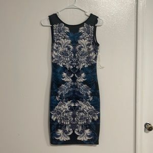 Cache floral blue dress